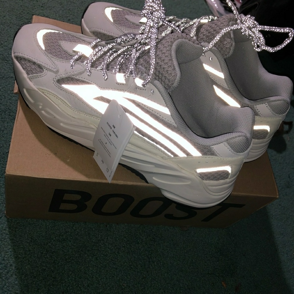 Yeezy 700 static